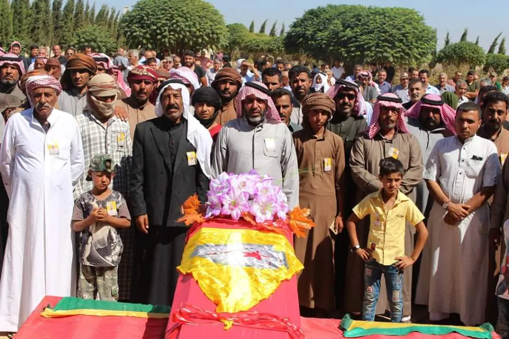 جثمان الشهيد حميد المحمد وري الثرى في مزار الشهيد رستم جودي
