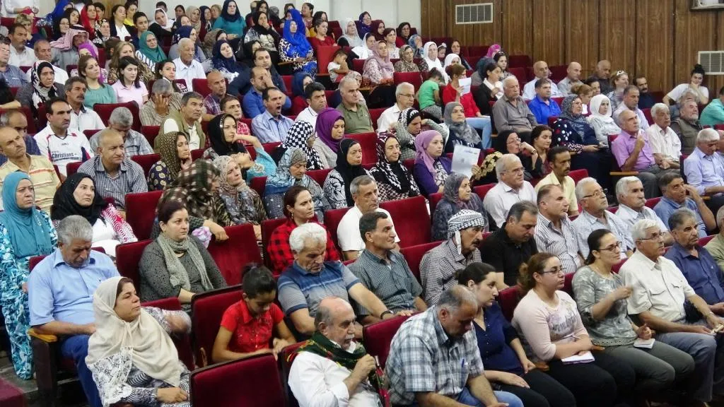 أهالي قامشلو يناقشون مشاكلهم الاجتماعية خلال اجتماع