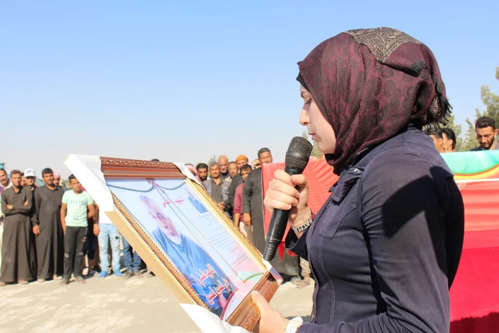 جثمان شهيد تفجير الحية وري الثرى في مزار الشهداء