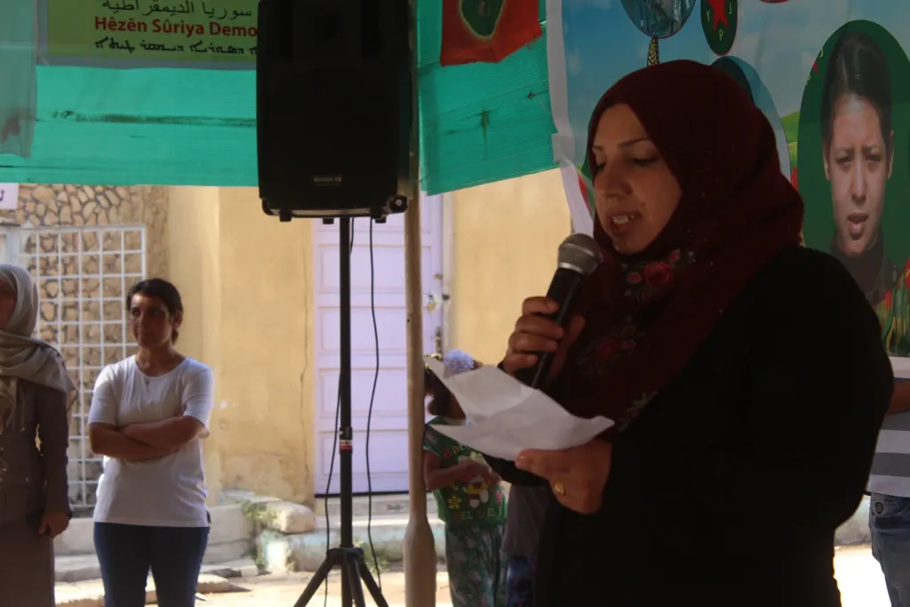في ذكرى تأسيسه مجلس المرأة في الطبقة يحتفل بـ "الانتصار على الذل والعبودية"