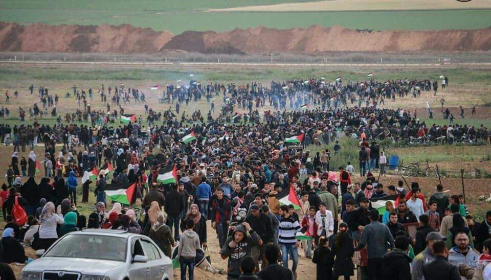 مقتل طفل فلسطيني وإصابة٢٢٠ خلال مواجهات في مسيرة العودة