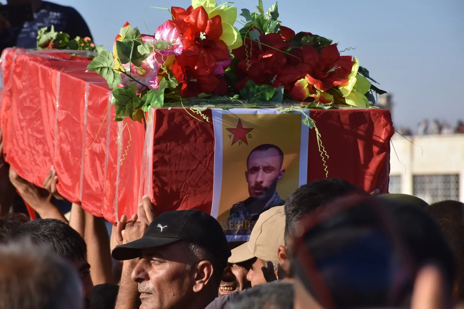 جثامين 5 من شهداء مقاومة العصر وريت الثرى في احرص