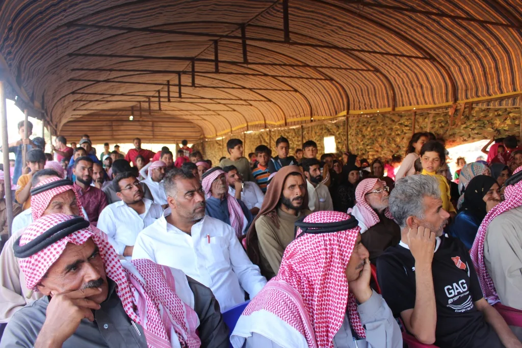 الإدارة المدنية الديمقراطية تستمع إلى مطالب الأهالي في قرية عوسجلي بريف مبنج