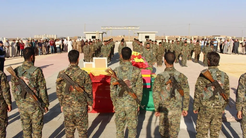 أهالي تل حميس يشيعون جثمان الشهيد حيدر العلي إلى مثواه الأخير