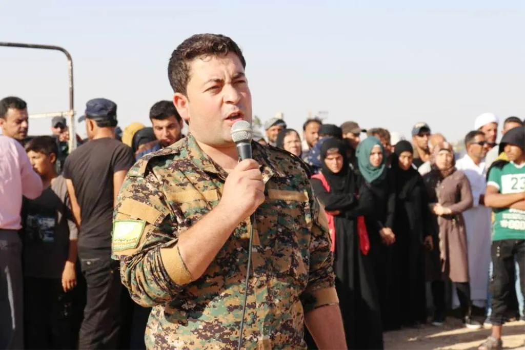 في مراسم تشييع شهدائها، قسد تؤكد استعدادها للدفاع عن كافة المناطق السورية