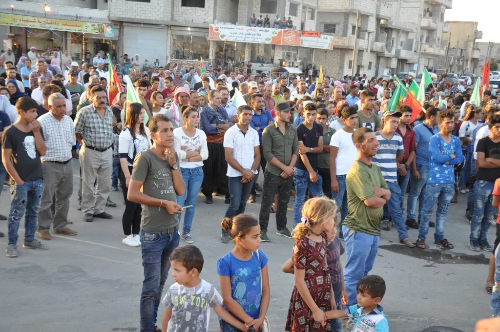 مظاهرة في كوباني استنكاراً للهجمات على شنكال