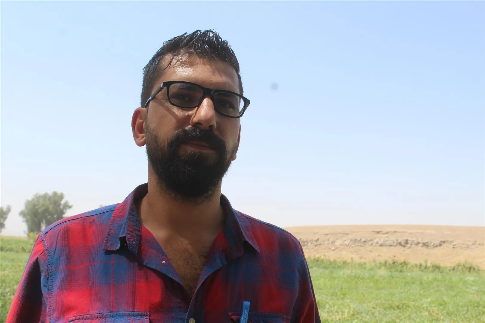 بعد أن منعتهم السلطات التركية، أهالي عين ديوار يزرعون محاصيلهم في قرى أخرى