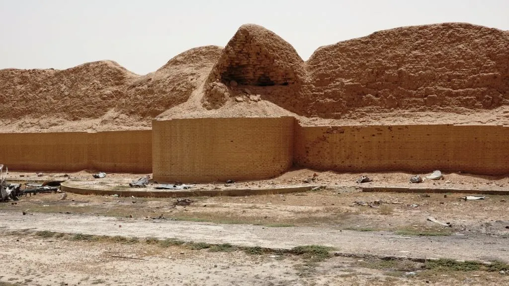 سور الرشيد الأثري ضحية إرهاب داعش