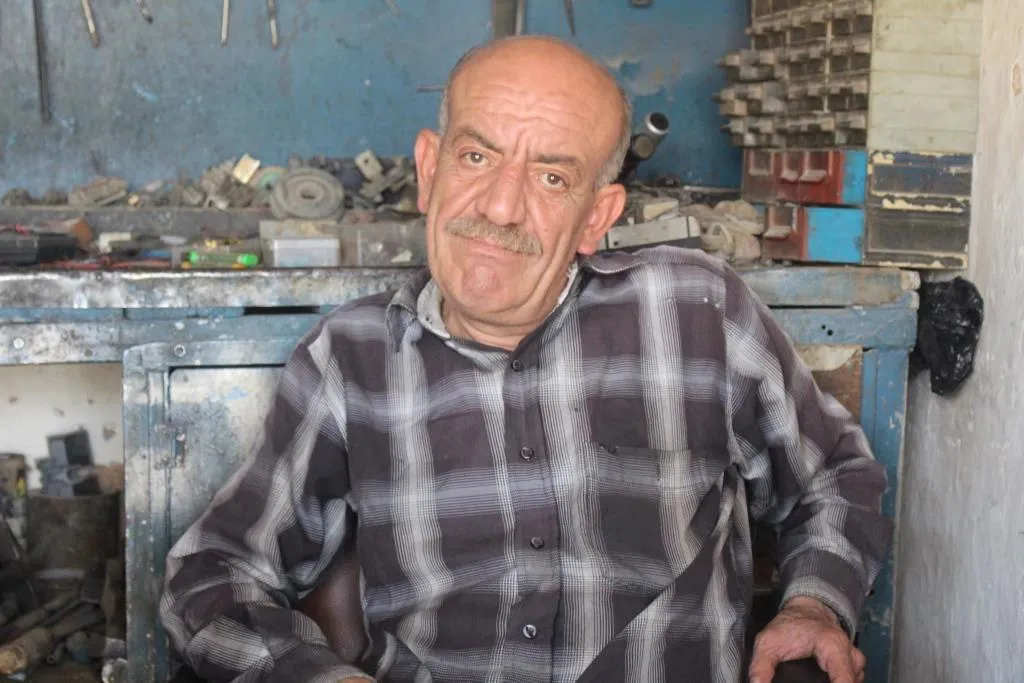 بأغانيه يحكي تاريخ مجزرة الأرمن