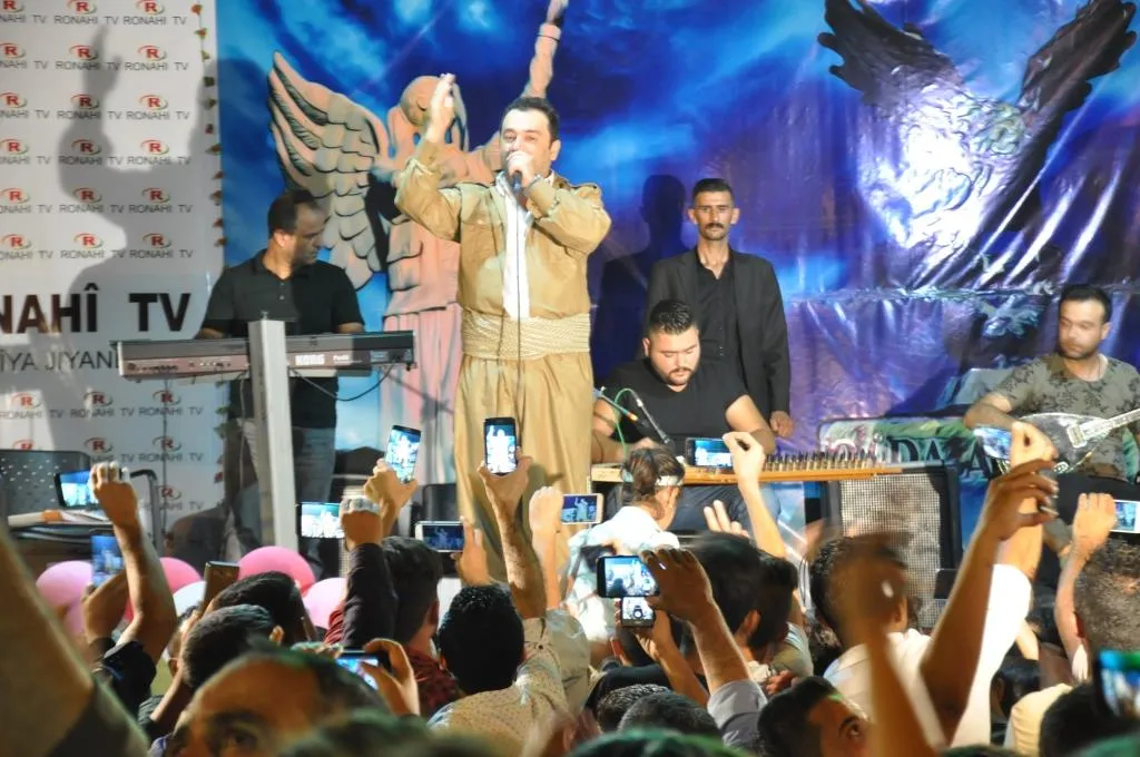 شاهد.. بلند إبراهيم يحيي حفلة في كوباني