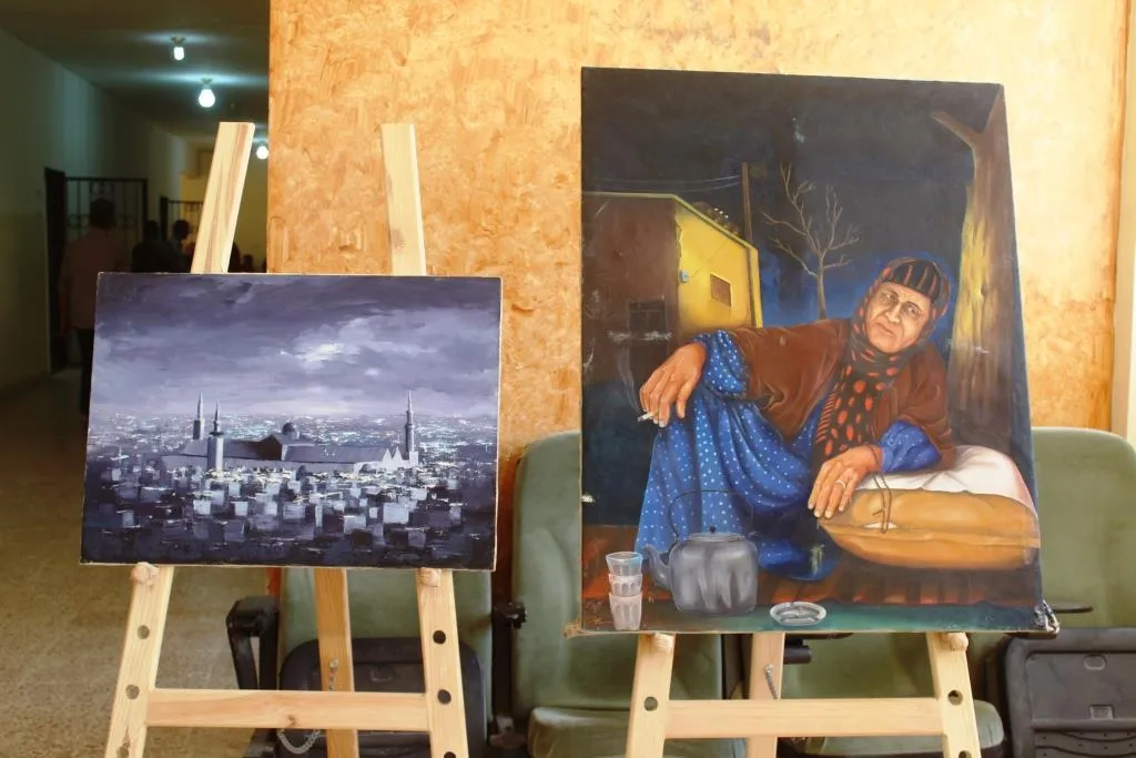 معرض للوحات رسمها فنانو الرقة وأخفوها خوفاً من داعش