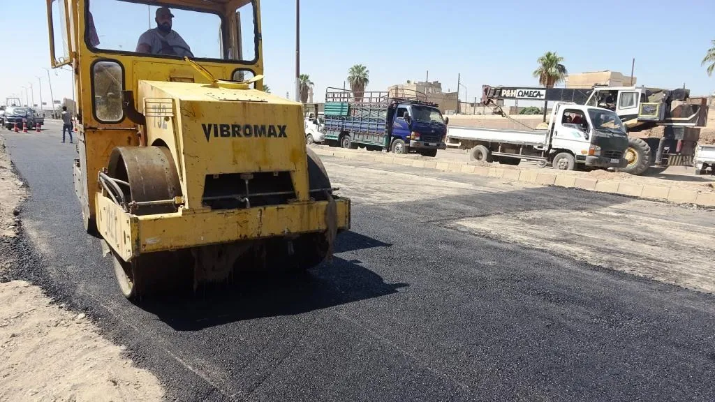  الاستمرار في إعادة تأهيل الطرقات بمدينة الرقة