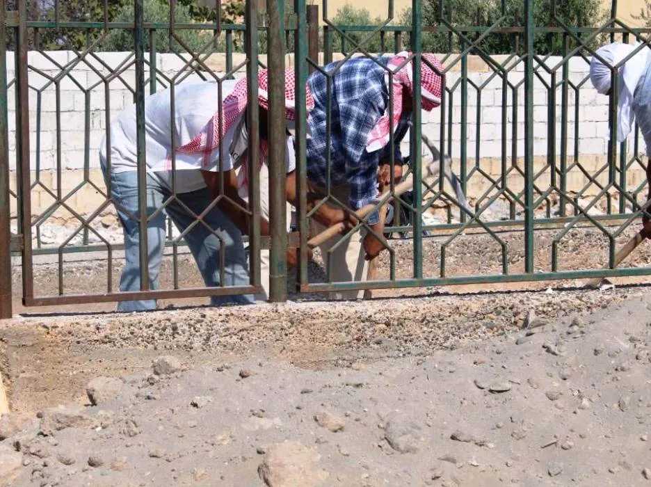 البدء بتجهيز أول حديقة في بلدة الجرنية بريف الطبقة