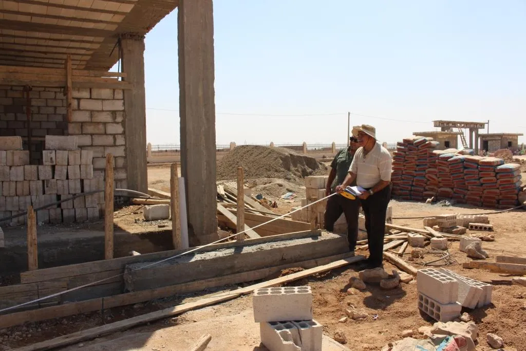 انجاز 85% من مشروع تشييد مقبرة الشهيد راغب في تل حميس