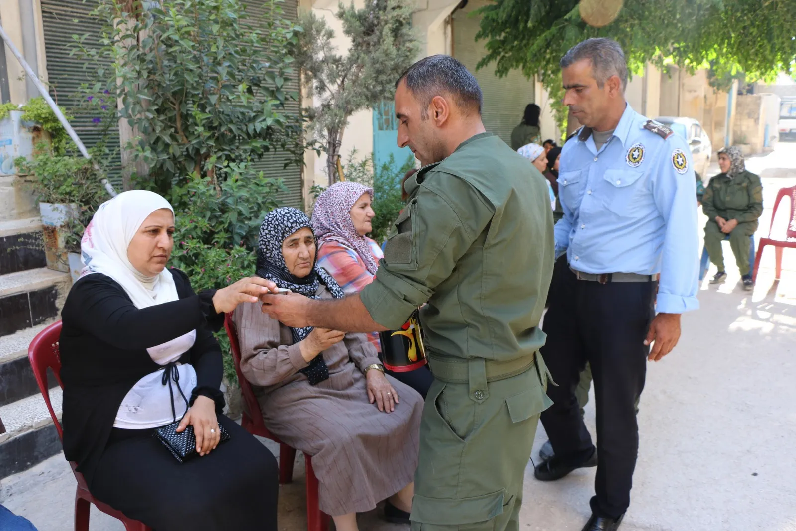 خلال زيارتهم لمجلس عوائل الشهداء أكدوا أن عفرين ستتحرر ويعود أهالها إلى ديارهم