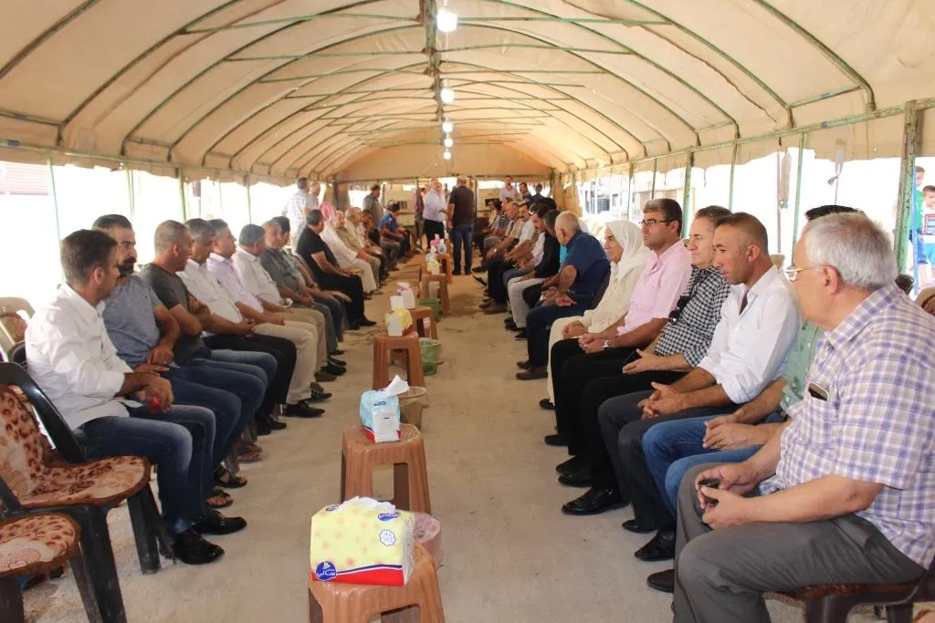 أهالي مقاطعة الجزيرة يقدمون واجب العزاء لذوي عدلة مراد