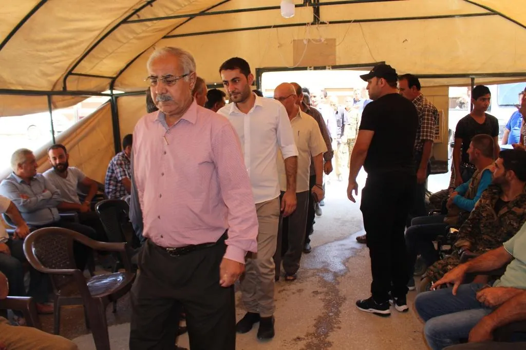 أهالي مقاطعة الجزيرة يقدمون واجب العزاء لذوي عدلة مراد
