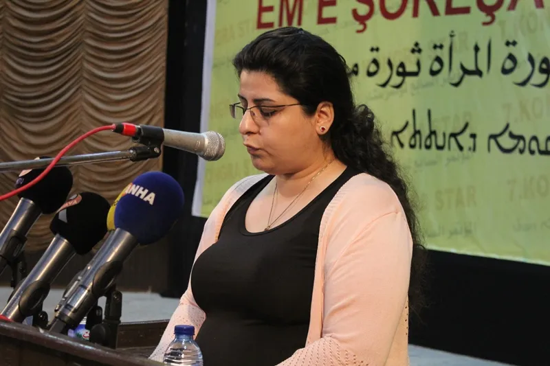’لا زال هناك نساء تعانين من قيود العبودية، ويجب علينا النضال من أجلهن‘