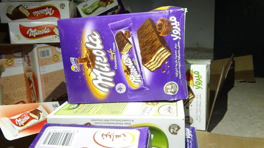 ضبط مواد غذائية منتهية الصلاحية في أسواق الرقة