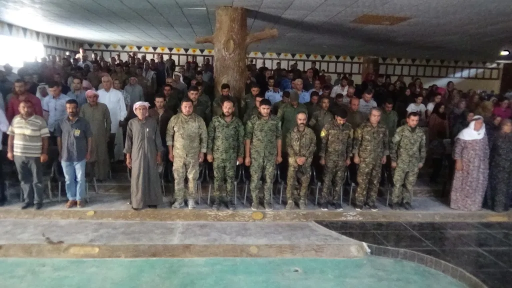 تقديم واجب العزاء لذوي الشهيد آرام كوباني