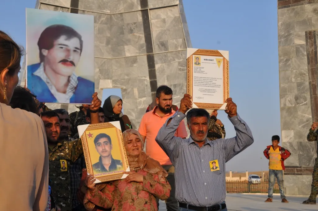 جثمان الشهيد مرفان يوارى الثرى في مسقط رأسه