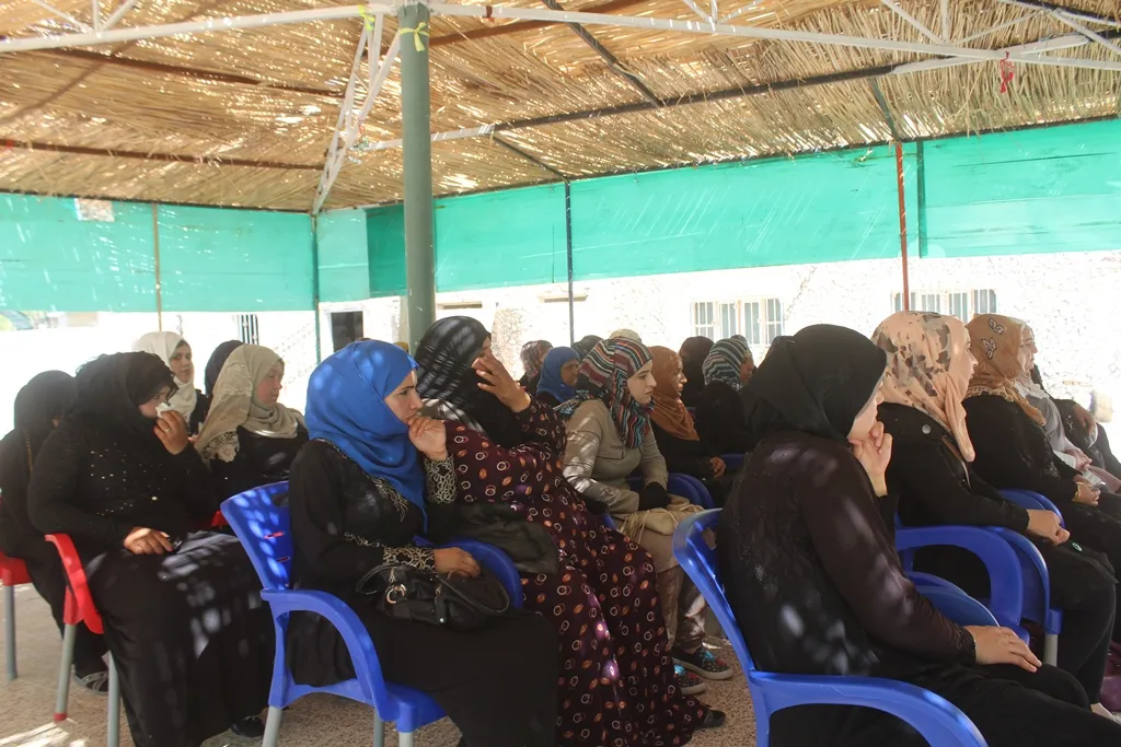 محاضرة عن دور المرأة في الطبقة
