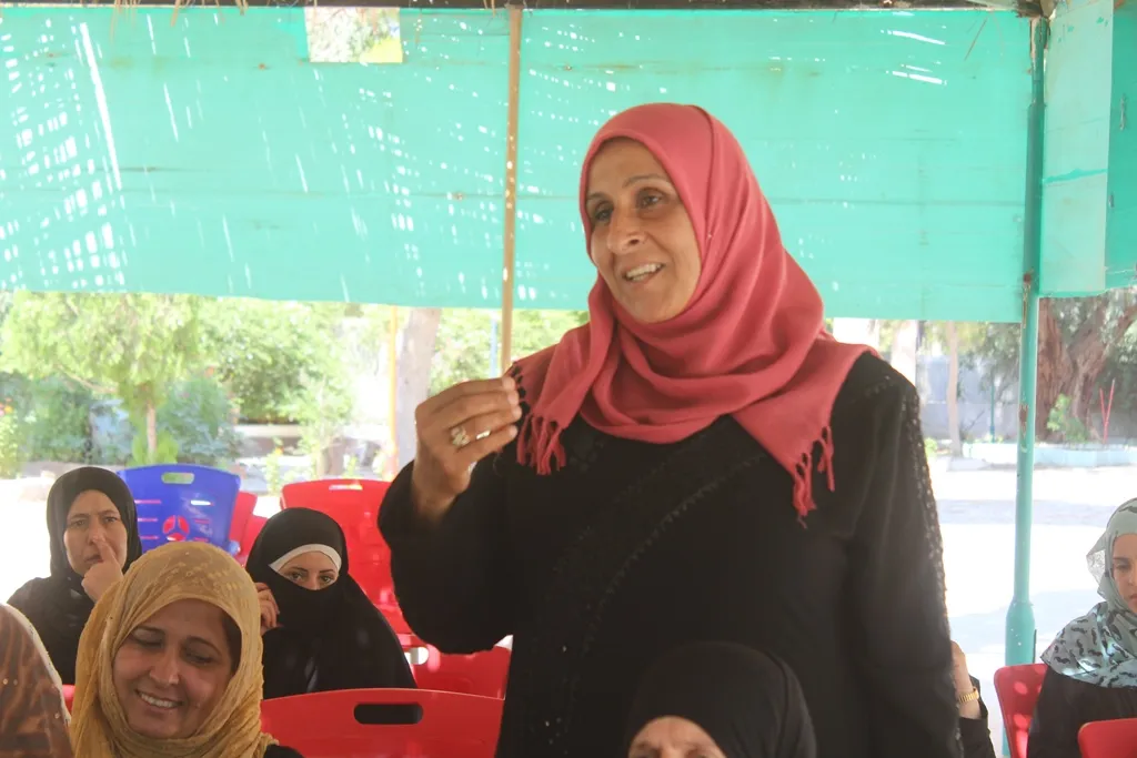 محاضرة عن دور المرأة في الطبقة