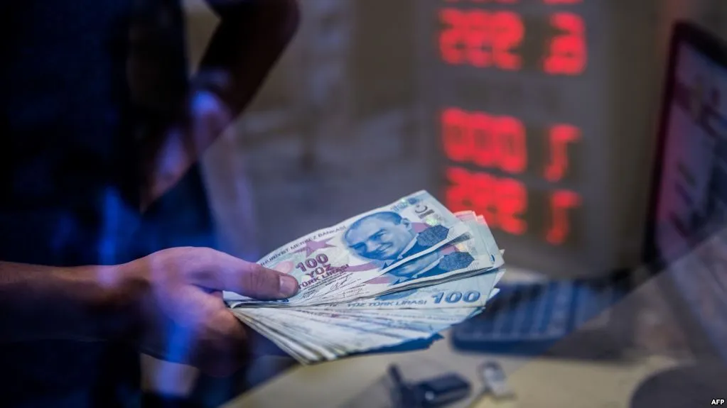 ضربة قوية للاقتصاد التركي.. وكالة موديز تخفض تصنيف 20 مؤسسة مالية