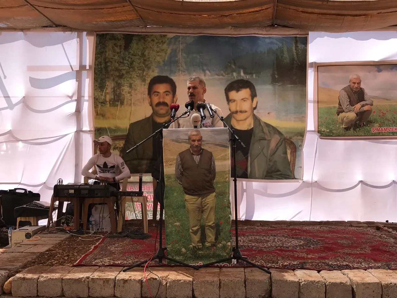 وفد من شمال سوريا يقدم واجب العزاء لذوي الشهيد زكي شنكالي