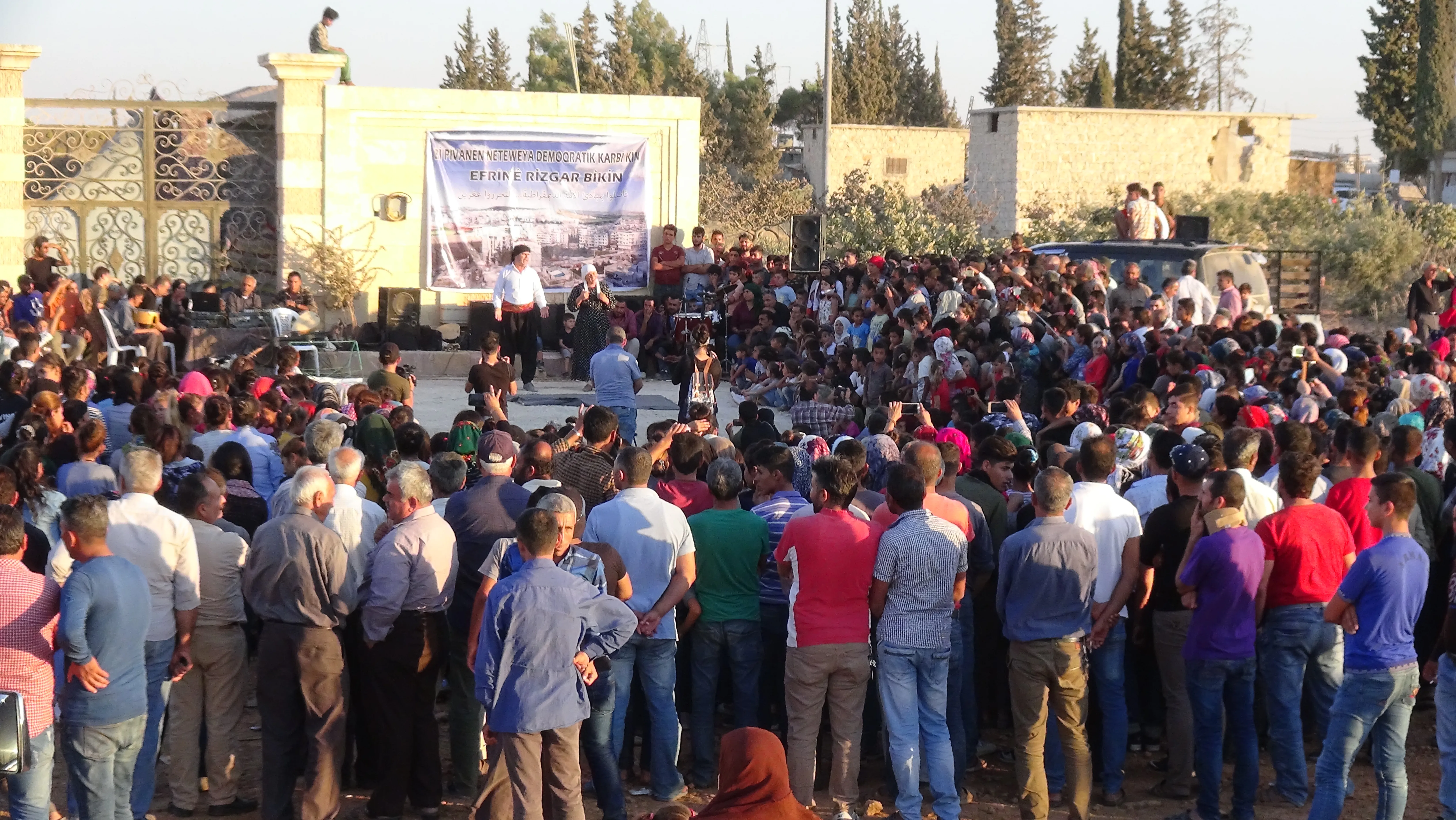 عروض فنية متنوعة في اليوم الثالث لحملة دعم تحرير عفرين