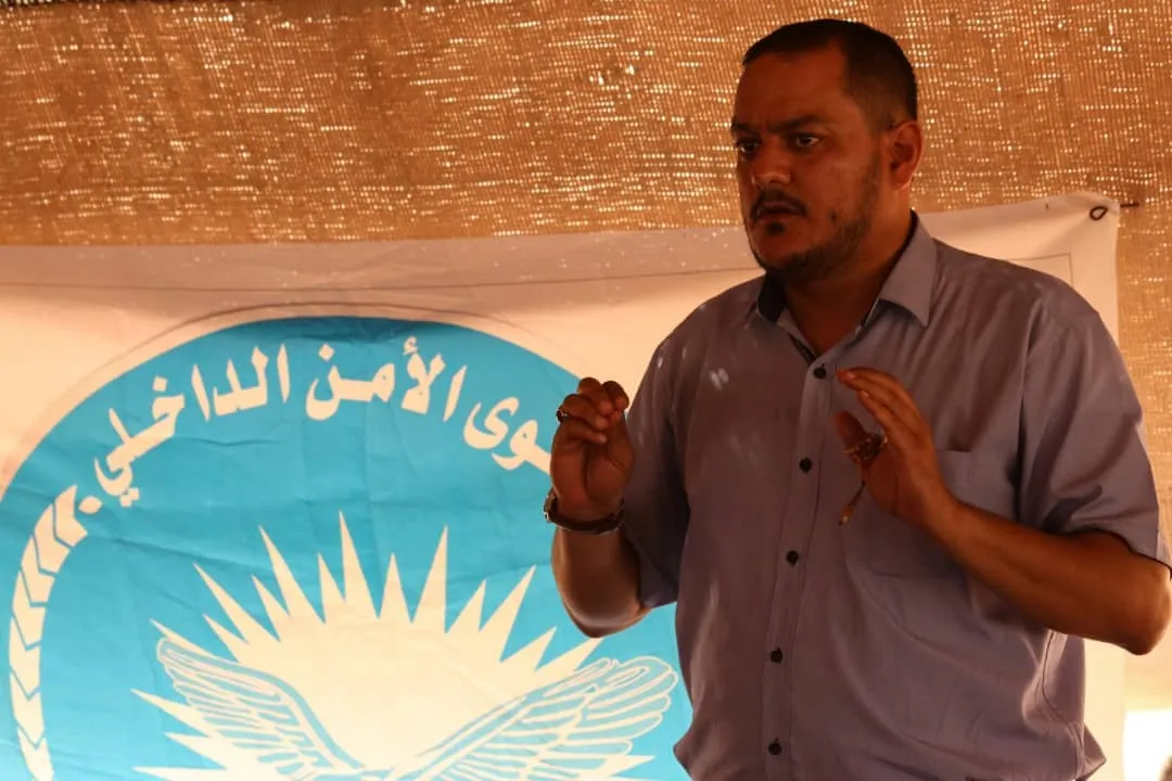 قوى الأمن الداخلي تجتمع مع شيوخ عشائر الرقة للتعاون في حفظ أمن المنطقة