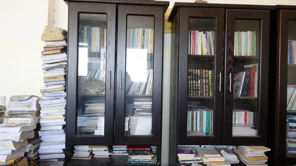مواطن من الرقة أظهر 2500 كتاب أخفاه عن أعين داعش