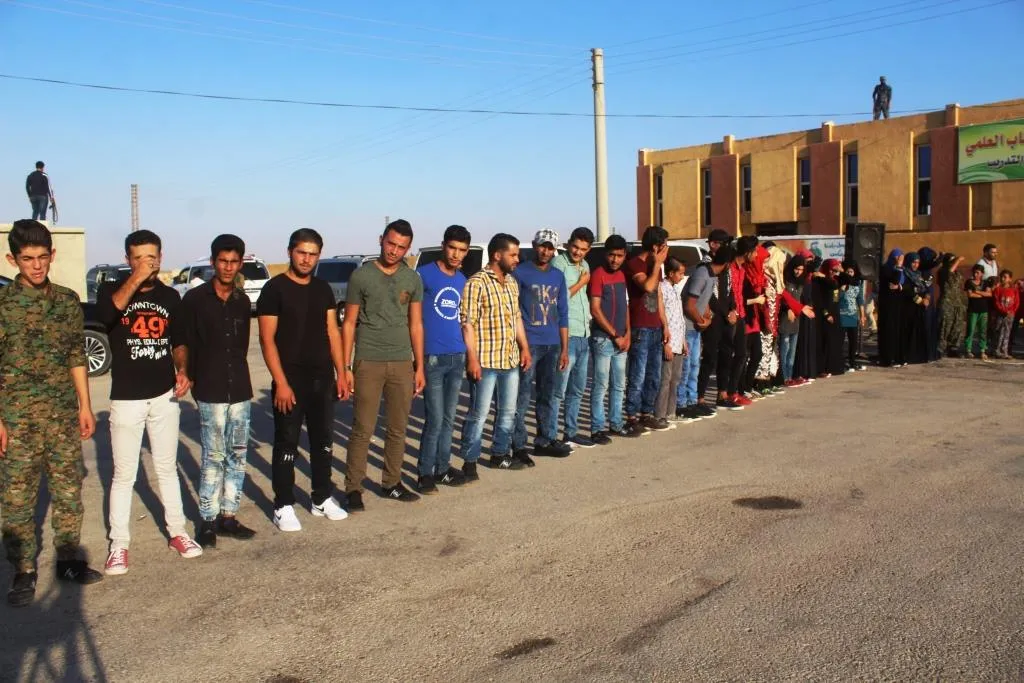 احتفال بمناسبة الذكرى السنوية الأولى لافتتاح معهد الشباب العلمي في الرقة