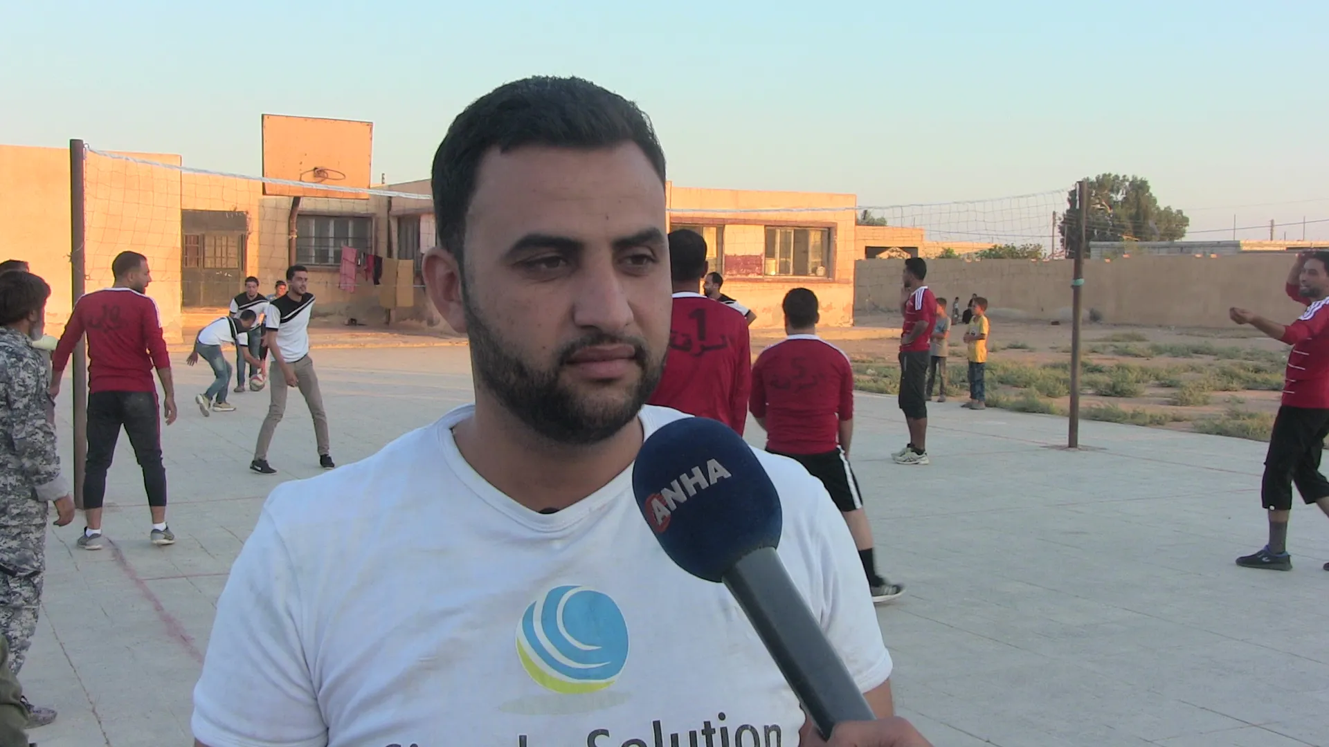 مباراة ودية لكرة الطائرة تمهيداً لانطلاق دوري الشهيدة هيلين جوي في الرقة