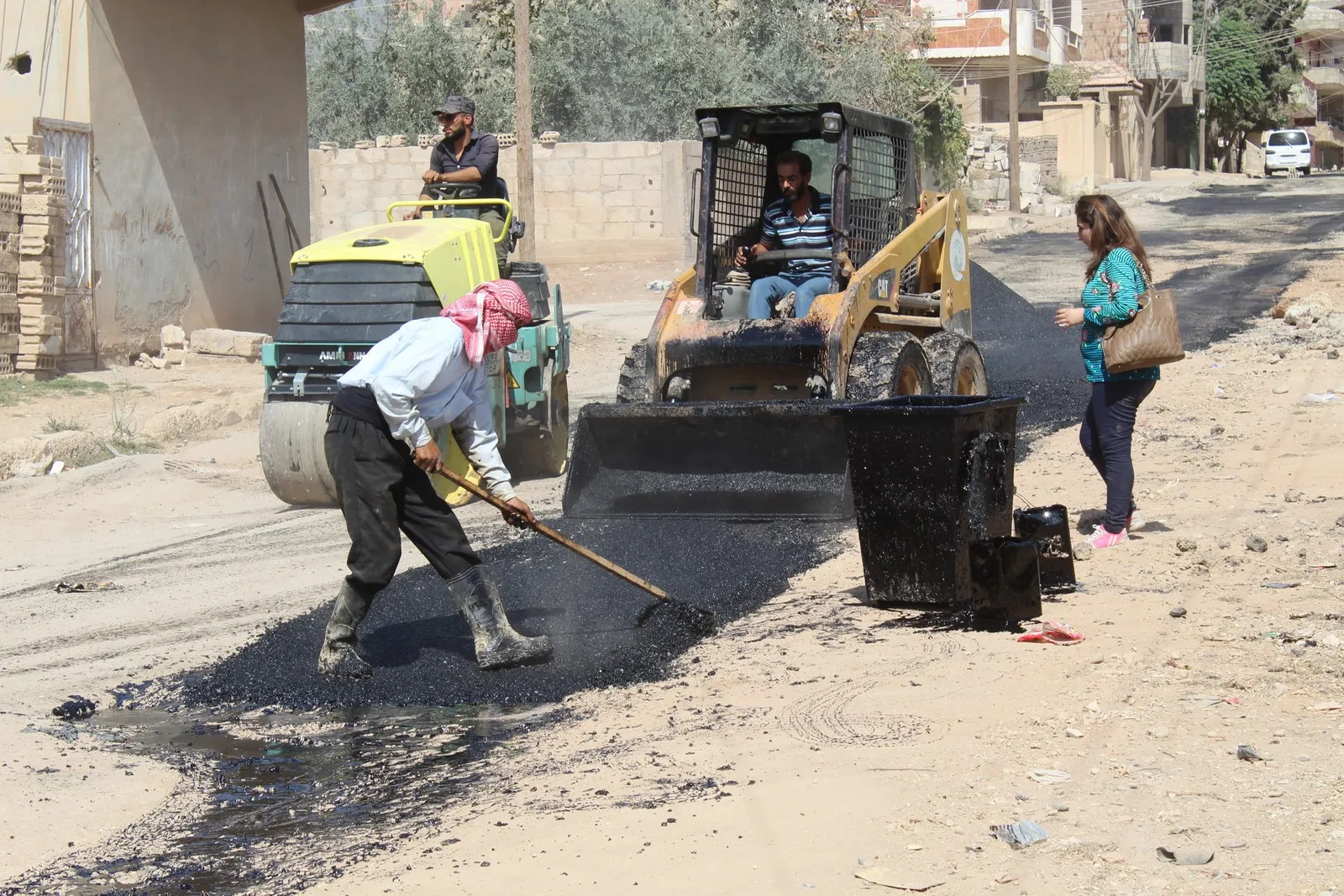 صيانة الطرق في كركي لكي استجابة لمطالب الأهالي
