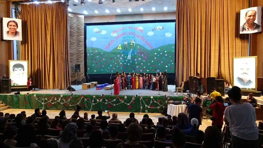 إهداء أغنية لأطفال عفرين في اليوم الثاني من مهرجان فن الطفل