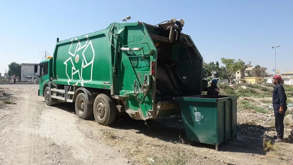 عمل مكثف لبلدية الشعب في الرقة لإعادة رونق وجمالية المدينة