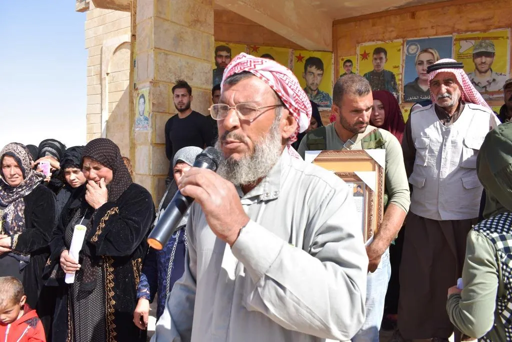 أهالي دير الزور خلال مراسم الشهداء: الشهداء قادتنا المعنويون