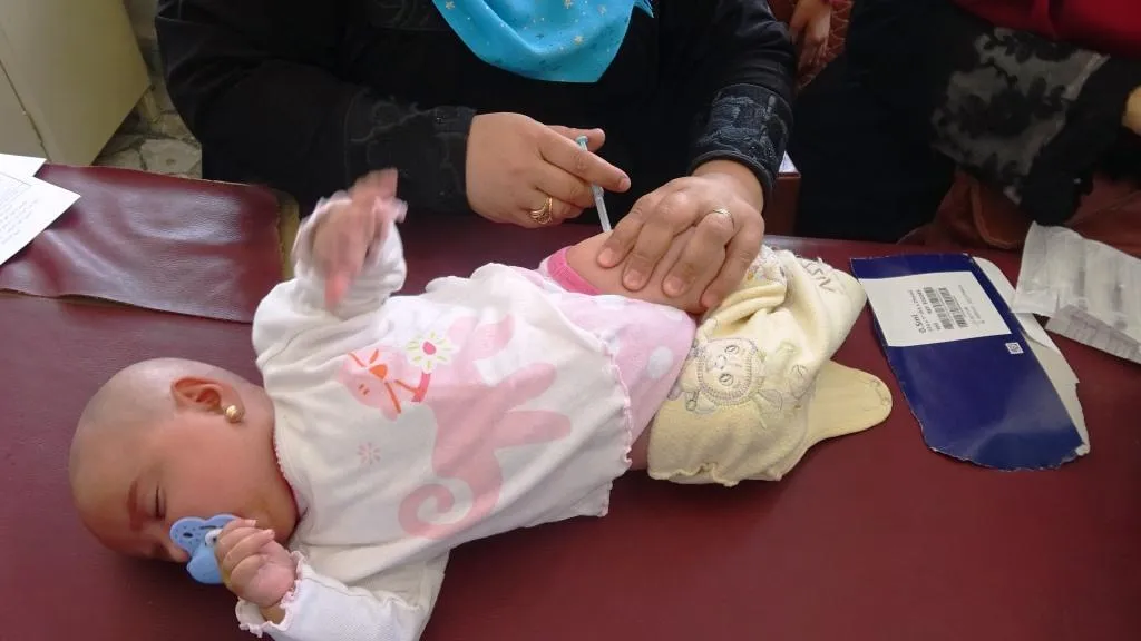 حملة لقاحات ضد مرض الحصبة في الرقة
