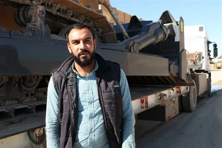 الدفعة الخامسة من الآليات الخدمية تصل بلديات الشعب بالشدادي