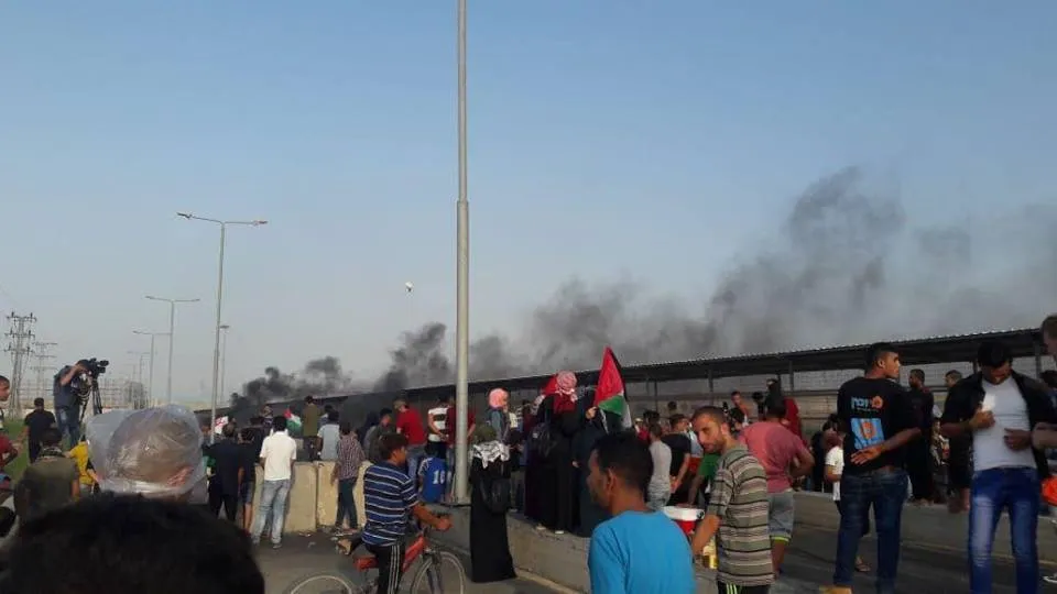 طفل فلسطيني يفقد حياته وإصابة 24 خلال مواجهات في قطاع غزة