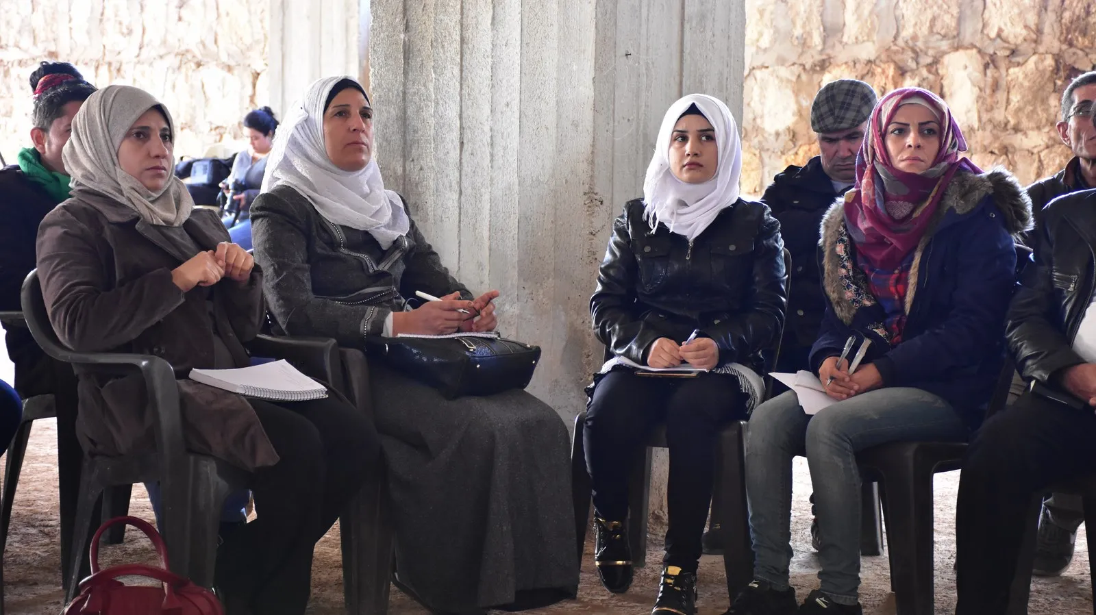 ندوة سياسية لمناقشة كيفية الوصول إلى دولة ديمقراطية لامركزية في سوريا