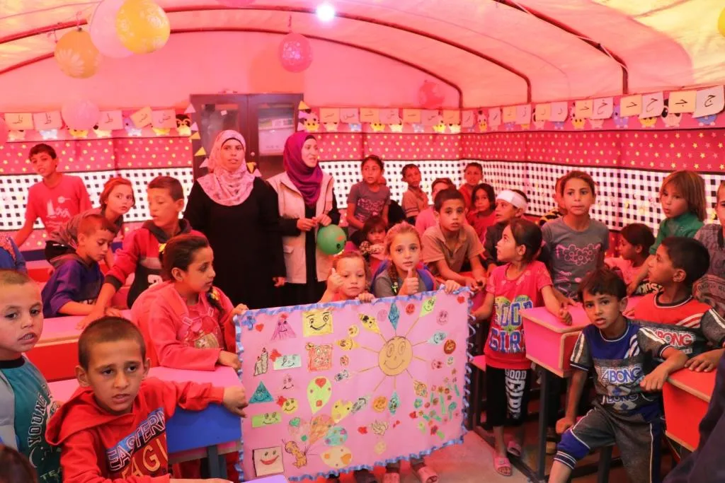 مركز ألوان يحتضن أطفال مخيم أبو خشب