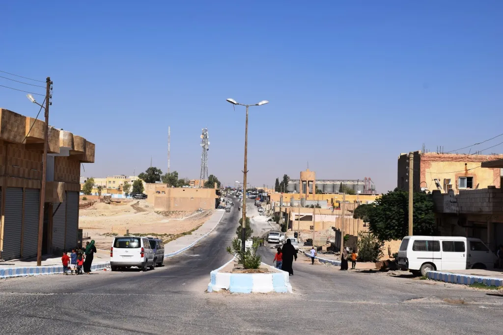 مقتطفات بالصور والفيديو لما تشهده عين عيسى من تطور