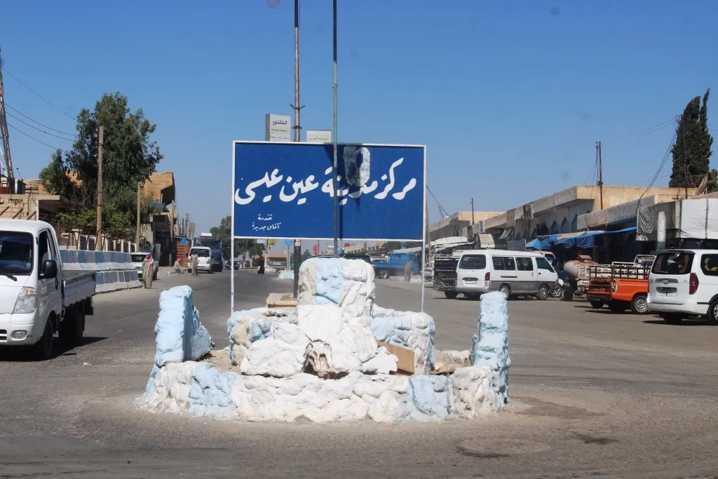 مقتطفات بالصور والفيديو لما تشهده عين عيسى من تطور