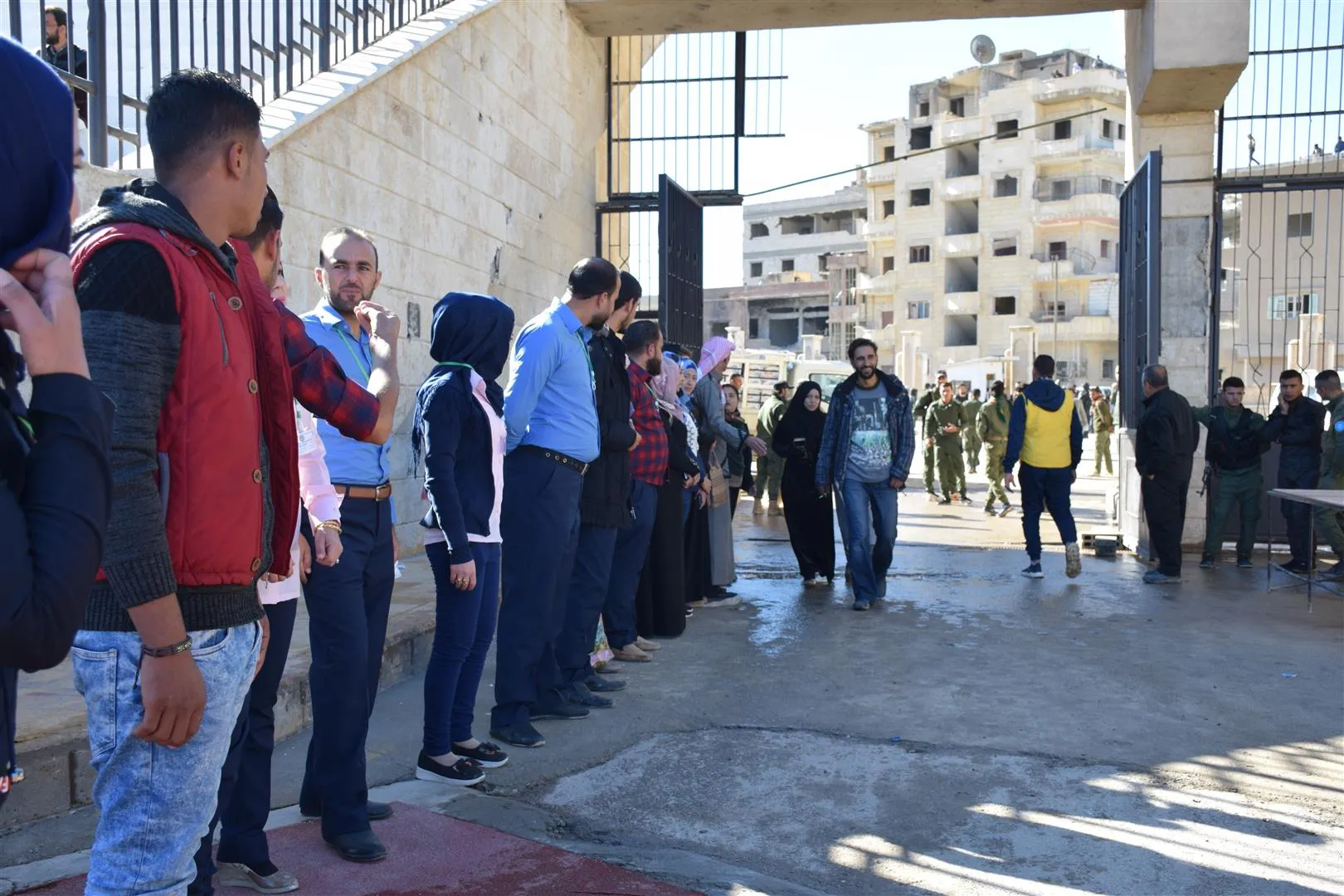 أهالي الرقة يحتفلون بذكرى تحرير مدينتهم من رجس الإرهاب