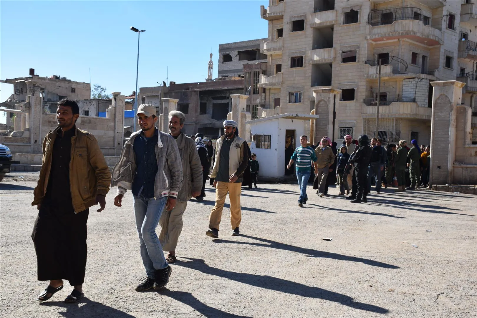 أهالي الرقة يحتفلون بذكرى تحرير مدينتهم من رجس الإرهاب