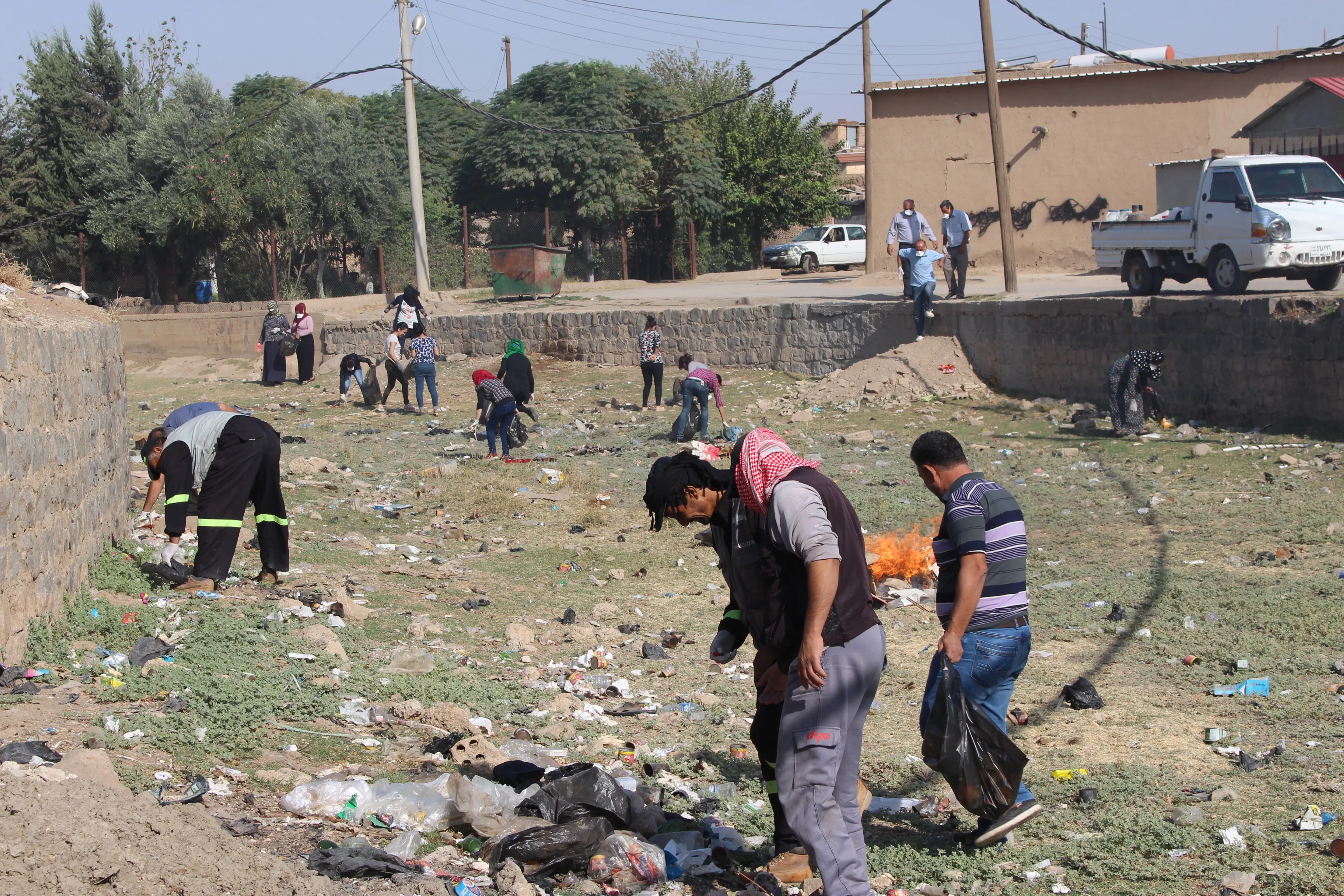حملة نظافة تحت شعار: يد بيد.. ناحية نظيفة.. مجتمع صحي