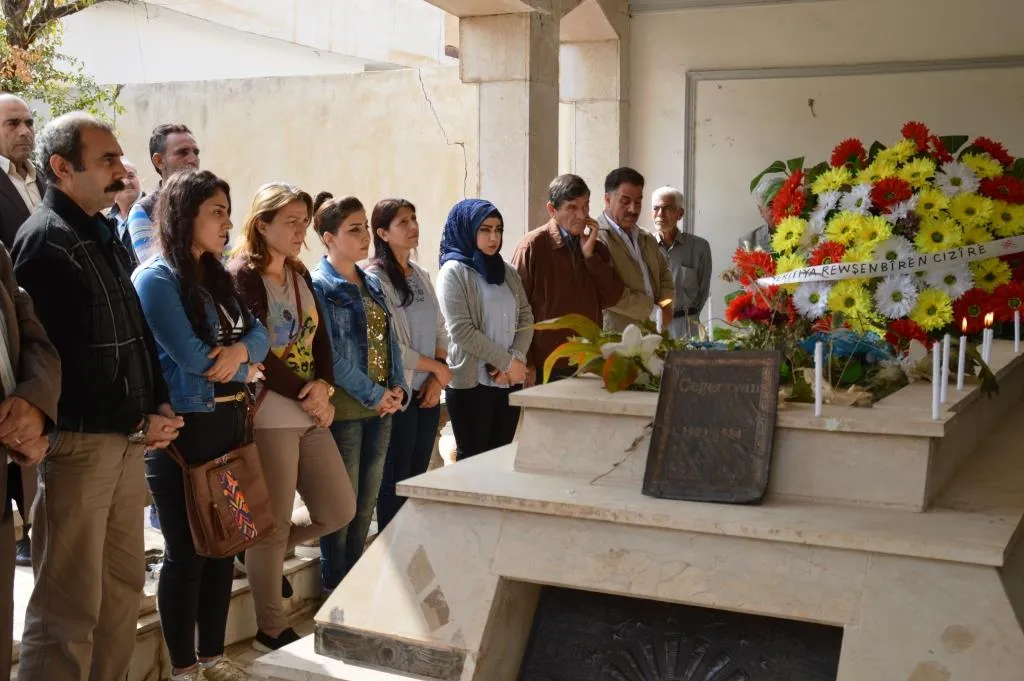 زيارة قبر الشاعر جكر خوين في الذكرى الـ 34 لرحيله