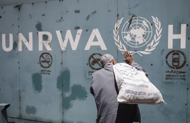 خوف فلسطيني من نتائج إجلاء موظفي الأونروا في غزة